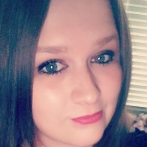 Meet your Posher, Lora